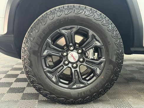 Used 2024 GMC Canyon Elevation w/ Convenience Package image 14