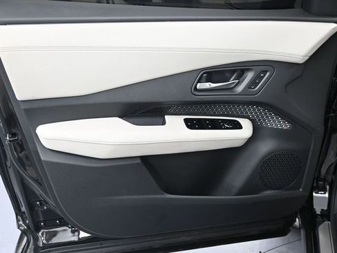 Used 2023 Nissan Ariya FWD image 9