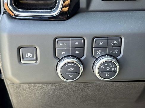 Used 2024 GMC Sierra 2500 Denali w/ Denali Reserve Package image 27