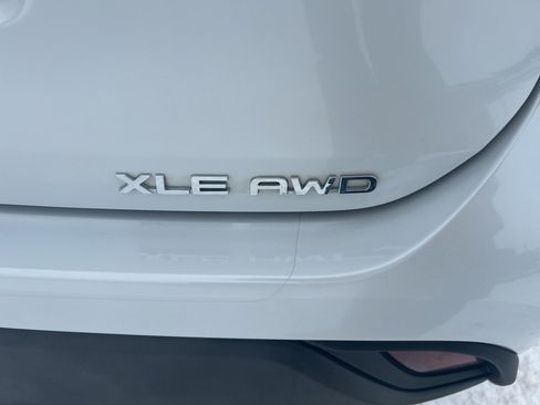 Used 2022 Toyota Highlander XLE image 35