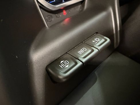 Used 2024 GMC Sierra 1500 AT4 w/ Technology Package image 31