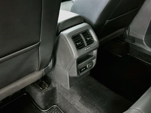 Used 2019 Volkswagen Tiguan SE AWD/4WD image 27