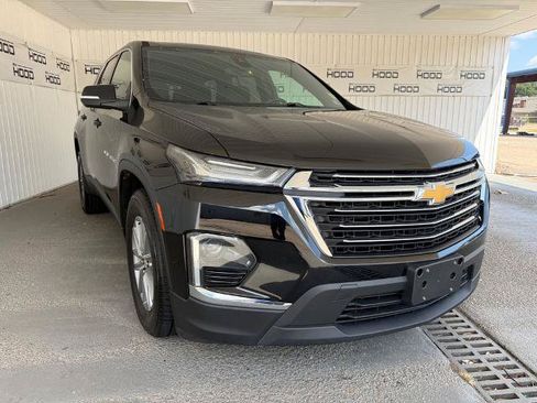 Used 2022 Chevrolet Traverse LT w/ LPO, Floor Liner Package AWD/4WD image 1