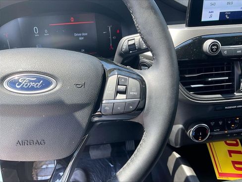 Used 2025 Ford Escape Active AWD/4WD image 25