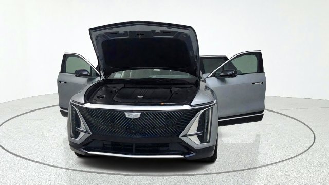 Used 2024 Cadillac Lyriq Tech w/ Driver Assist Package AWD/4WD image 12