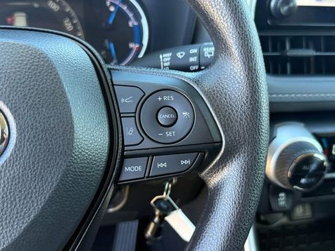 Used 2025 Toyota RAV4 LE image 17