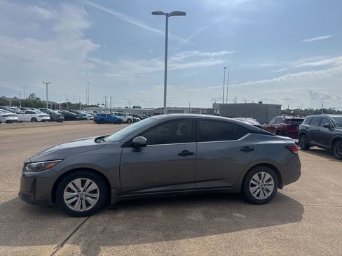 Used 2024 Nissan Sentra S image 10