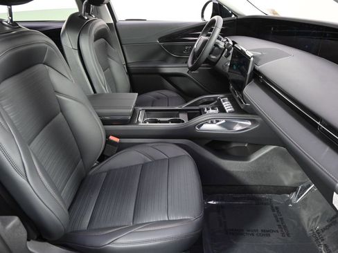 New 2026 Lincoln Nautilus Reserve w/ Jet Appearance Package image 16