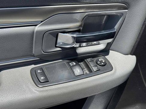 Used 2018 RAM 1500 Express RWD image 19