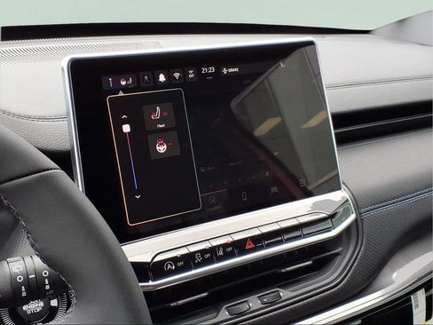 New 2026 Jeep Compass Latitude image 19