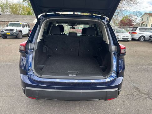 Used 2025 Nissan Rogue SV FWD image 32