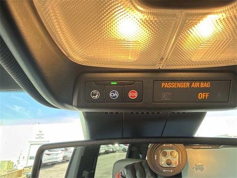 Used 2024 Chevrolet Colorado ZR2 w/ ZR2 Convenience Package III image 19