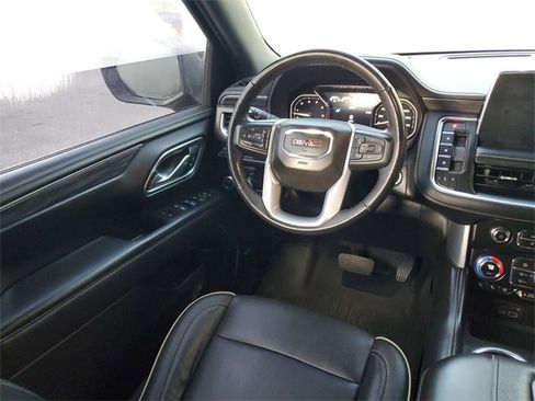 Used 2021 GMC Yukon SLT w/ SLT Premium Package image 15