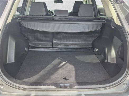 Used 2021 Toyota RAV4 LE AWD/4WD image 6