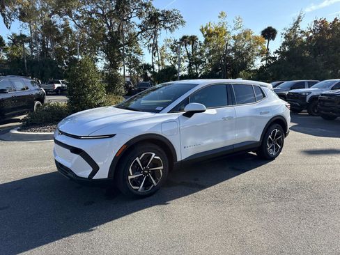 New 2026 Chevrolet Equinox EV LT image 7