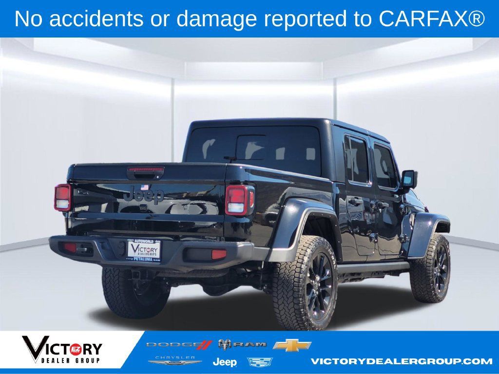 Used 2025 Jeep Gladiator Sport AWD/4WD image 4