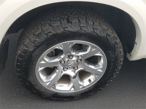 Used 2016 RAM 1500 Laramie w/ Convenience Group image 5