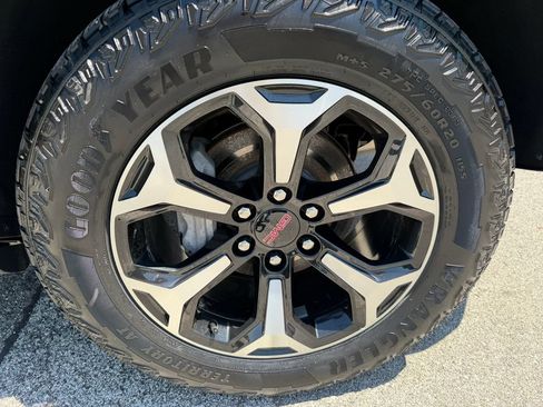 Used 2025 GMC Yukon AT4 w/ AT4 Premium Package AWD/4WD image 29