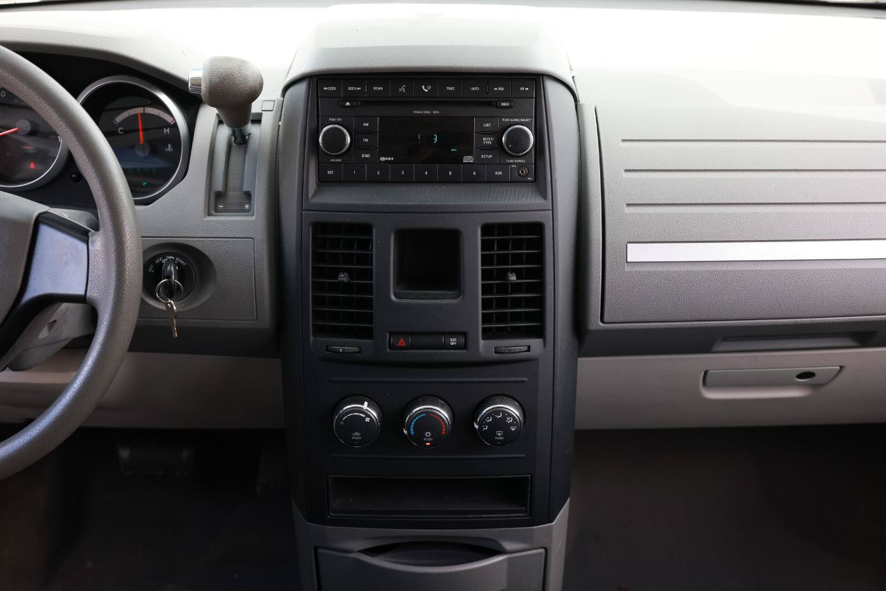 Used 2008 Dodge Grand Caravan SE FWD image 37