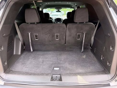 Used 2024 Chevrolet Traverse LT AWD/4WD image 12