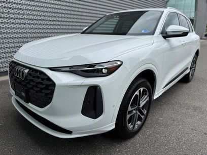 Used 2025 Audi Q5 Premium w/ Convenience Package