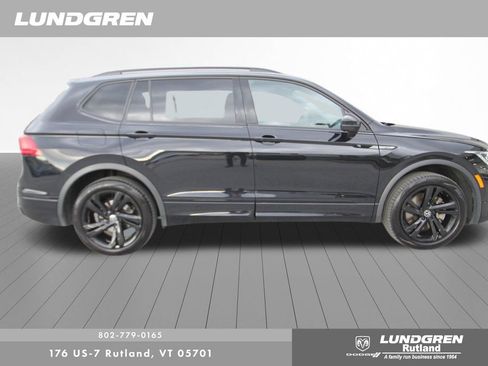 Used 2023 Volkswagen Tiguan SE R-Line AWD/4WD image 3