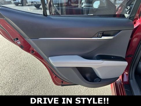 Used 2018 Toyota Camry SE image 13