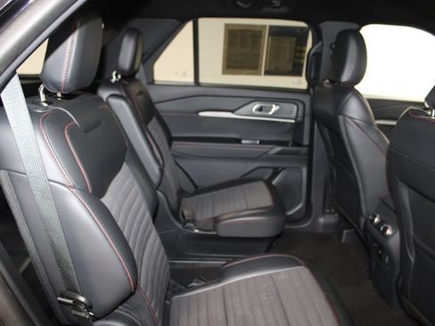 Used 2025 Ford Explorer ST-Line AWD/4WD image 26