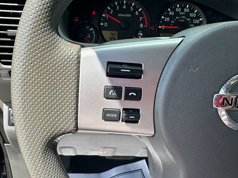 Used 2018 Nissan Frontier SV AWD/4WD image 22