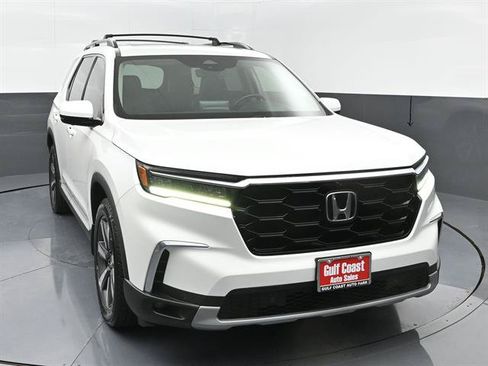 Used 2024 Honda Pilot Elite image 3