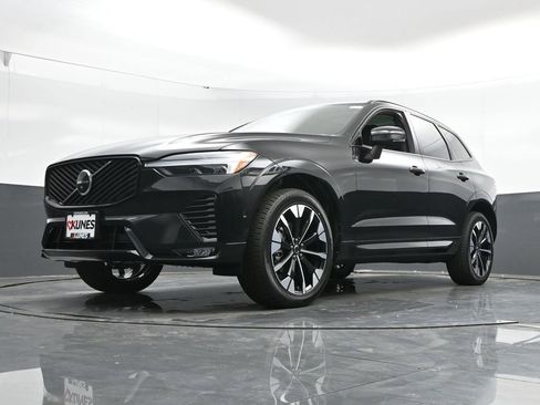 New 2026 Volvo XC60 B5 Plus w/ Protection Package Premier AWD/4WD image 43