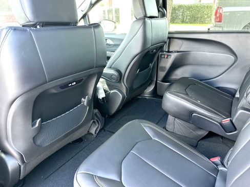 New 2026 Chrysler Pacifica Select image 24