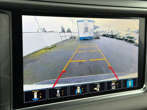 Used 2021 GMC Yukon Denali w/ LPO, Illumination Package image 18