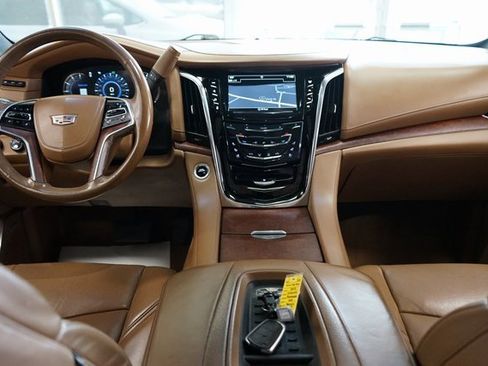 Used 2017 Cadillac Escalade Platinum image 48