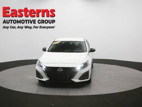 Used 2025 Nissan Altima 2.5 SV FWD image 52