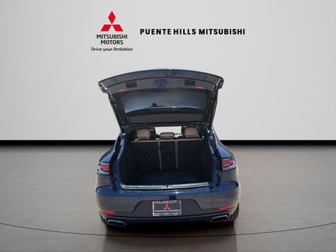 Used 2021 Porsche Macan AWD/4WD image 9