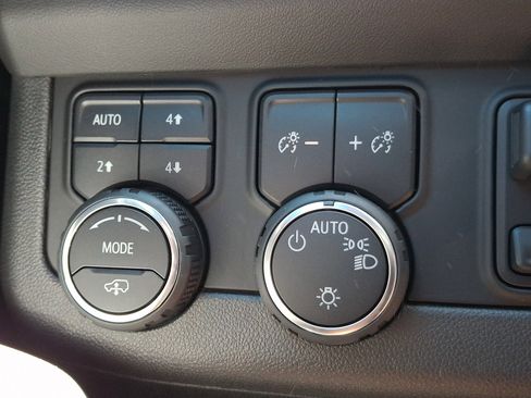 Used 2023 Chevrolet Tahoe High Country AWD/4WD image 28