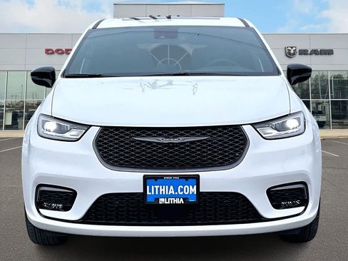 New 2026 Chrysler Pacifica Select image 6