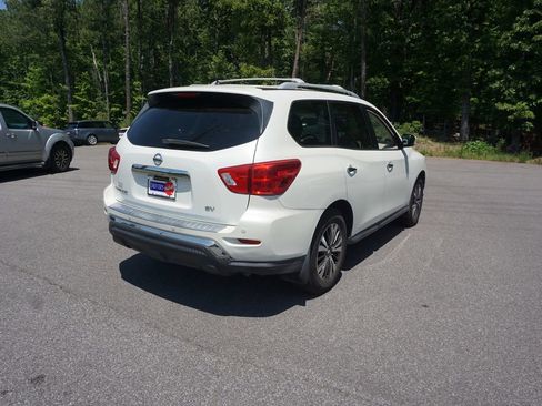 Used 2017 Nissan Pathfinder SV image 20