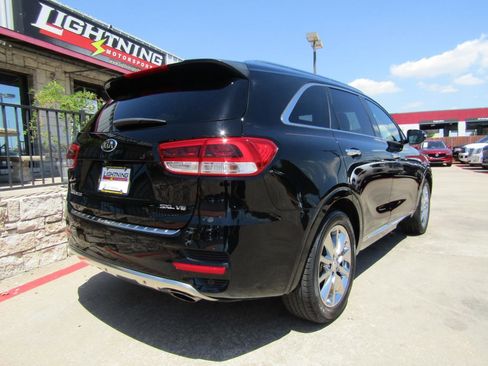 Used 2016 Kia Sorento SX FWD image 4