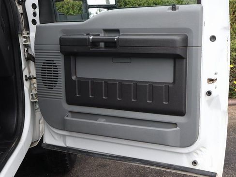 Used 2011 Ford F550 4x4 Crew Cab Super Duty w/ Payload Upgrade Pkg image 35
