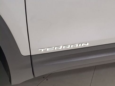 Used 2023 GMC Terrain SLE w/ Driver Convenience Package image 16