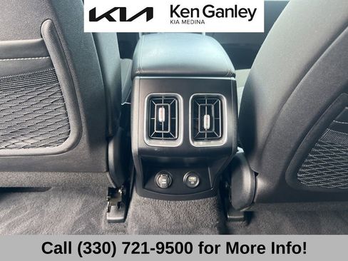 Used 2023 Kia Sorento LX AWD/4WD image 44