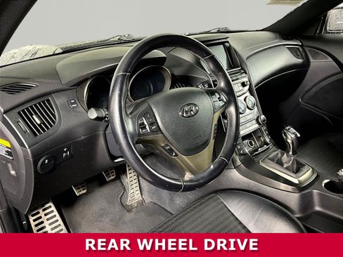 Used 2013 Hyundai Genesis 3.8 RWD image 14
