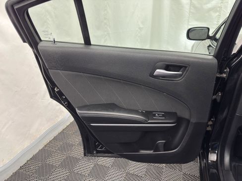 Used 2019 Dodge Charger SXT image 23