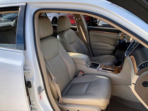 Used 2013 Chrysler 300 C image 10