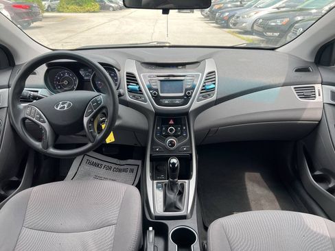 Used 2014 Hyundai Elantra SE w/ Option Group 02 FWD image 13