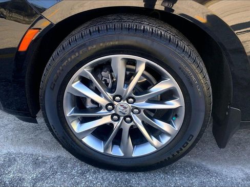 Used 2023 Buick Enclave Avenir image 8