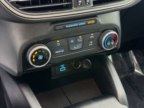 Used 2022 Ford Escape SE FWD image 15