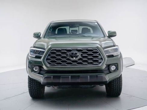 Used 2022 Toyota Tacoma TRD Off-Road w/ TRD Premium Off Road Package AWD/4WD image 8